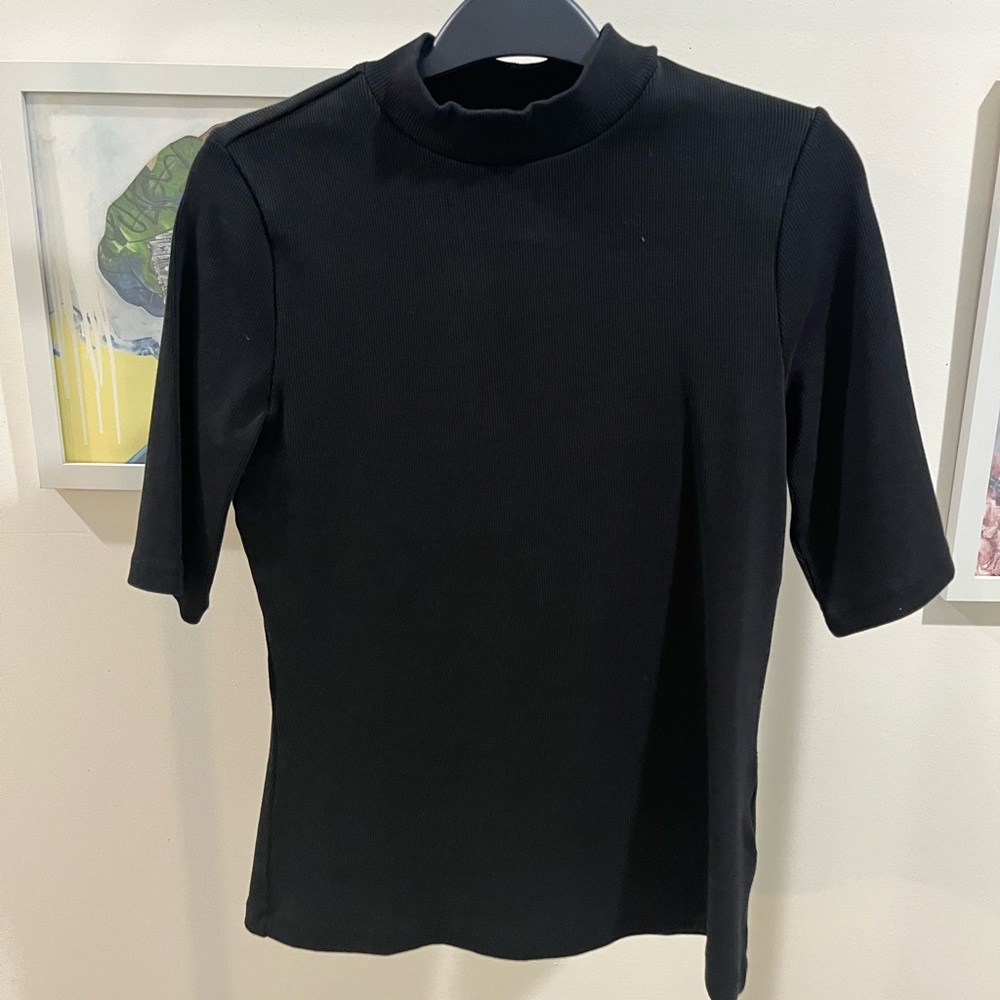 Maeve Black Fitted 3/4 Sleeve Top